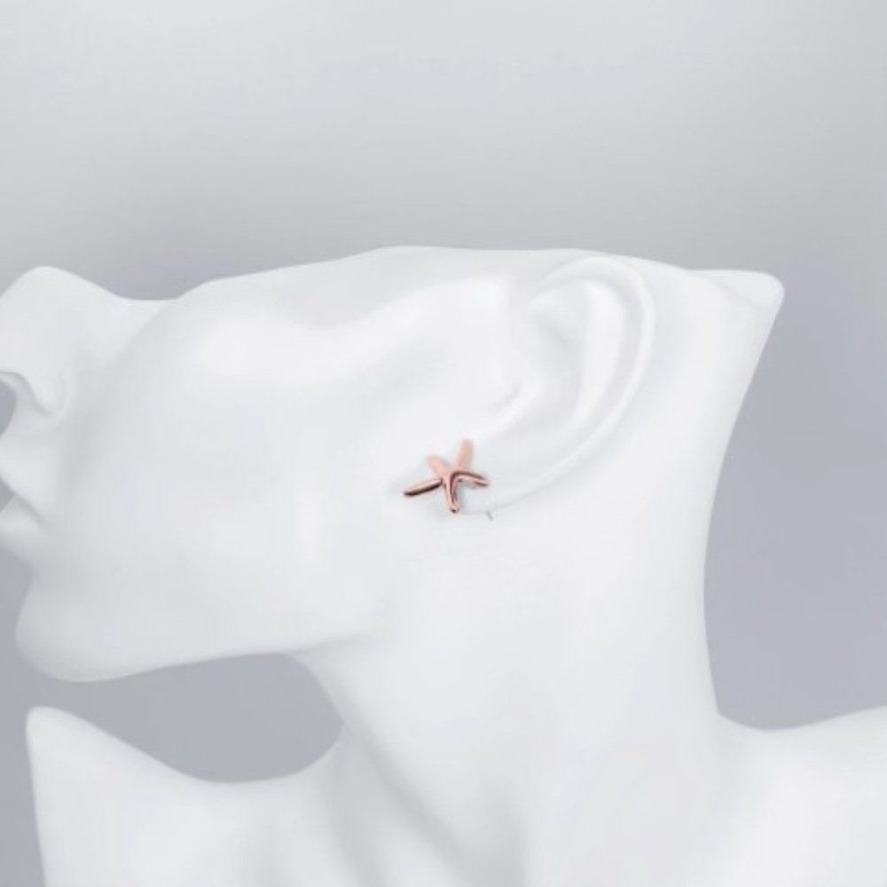 NWOT Unique Rose Gold Starfish Stud Earrings - Picture 4 of 6